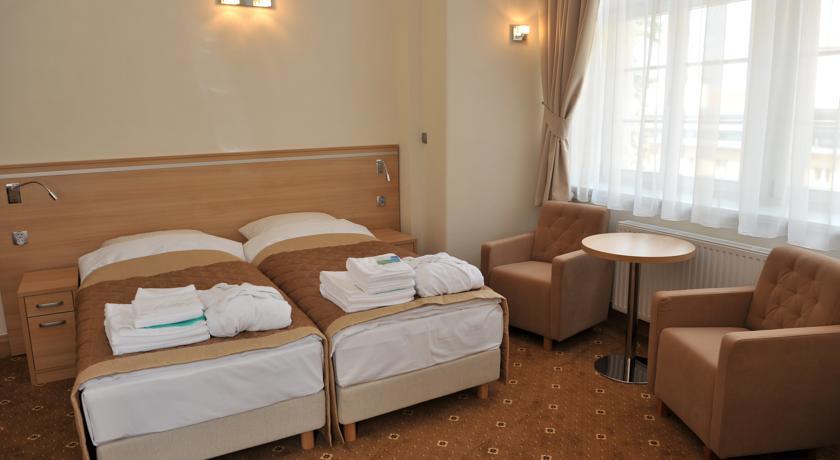 Hotel Dlugi Dom Jelení Hora Pokoj fotografie