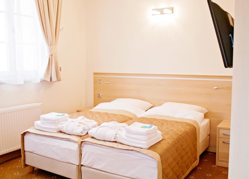 Hotel Dlugi Dom Jelení Hora Pokoj fotografie