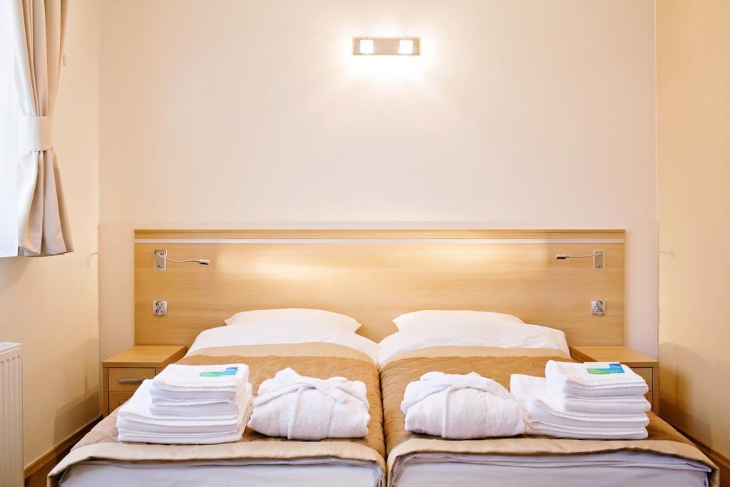 Hotel Dlugi Dom Jelení Hora Pokoj fotografie